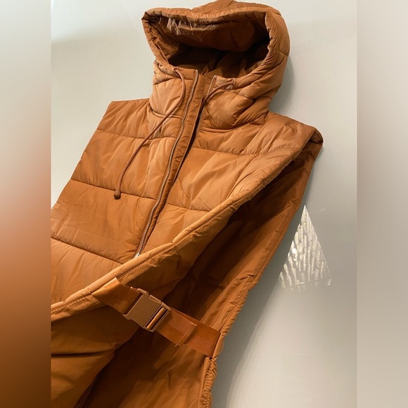 COS Buckled-side padded hood gilet NWOT - Picture 9 of 11